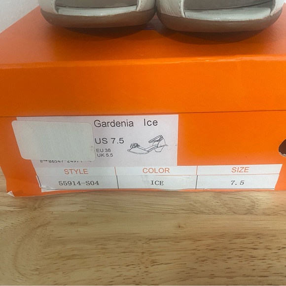 Miz Mooz Gardenia Floral Heels Ice Peep Toe 7.5 tan - Picture 7 of 7